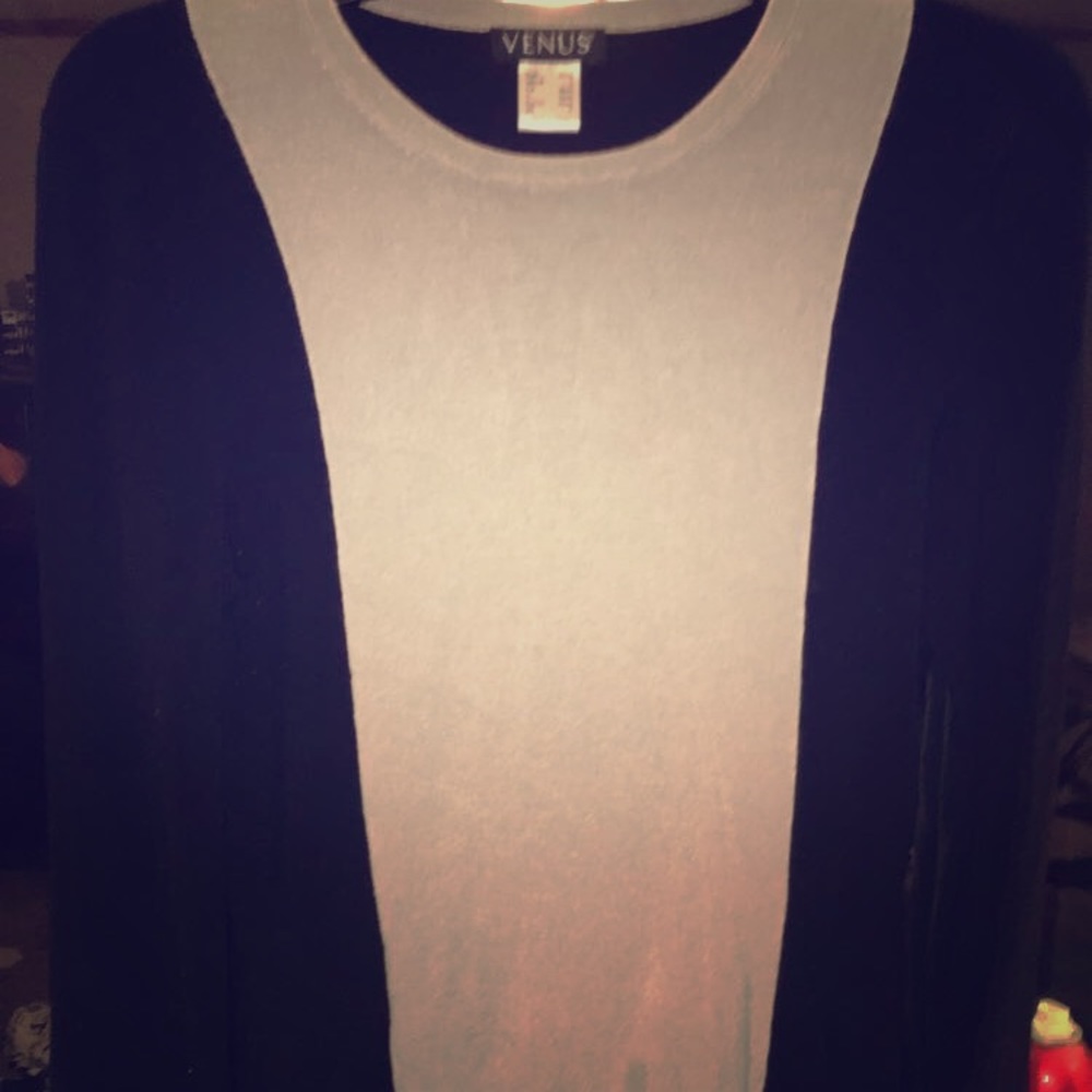 Lightweight sweater top ✨